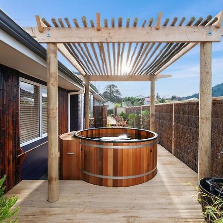 The Purple House - Ohakune Home With Spa Pool Екстер'єр фото
