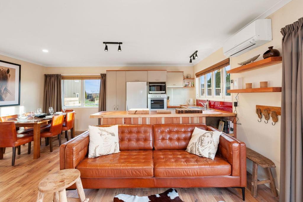The Purple House - Ohakune Home With Spa Pool Екстер'єр фото