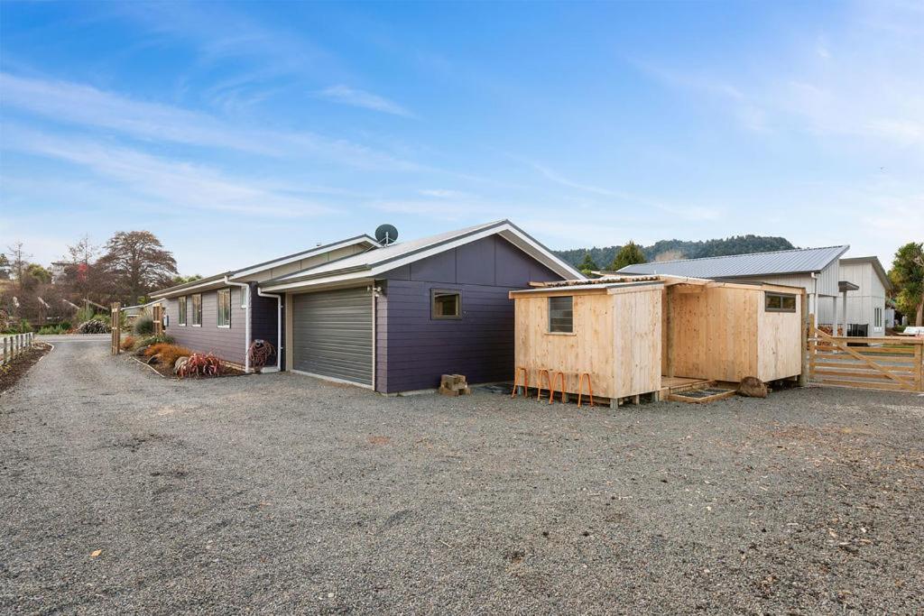 The Purple House - Ohakune Home With Spa Pool Екстер'єр фото