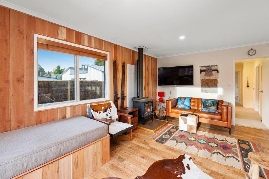 The Purple House - Ohakune Home With Spa Pool Екстер'єр фото